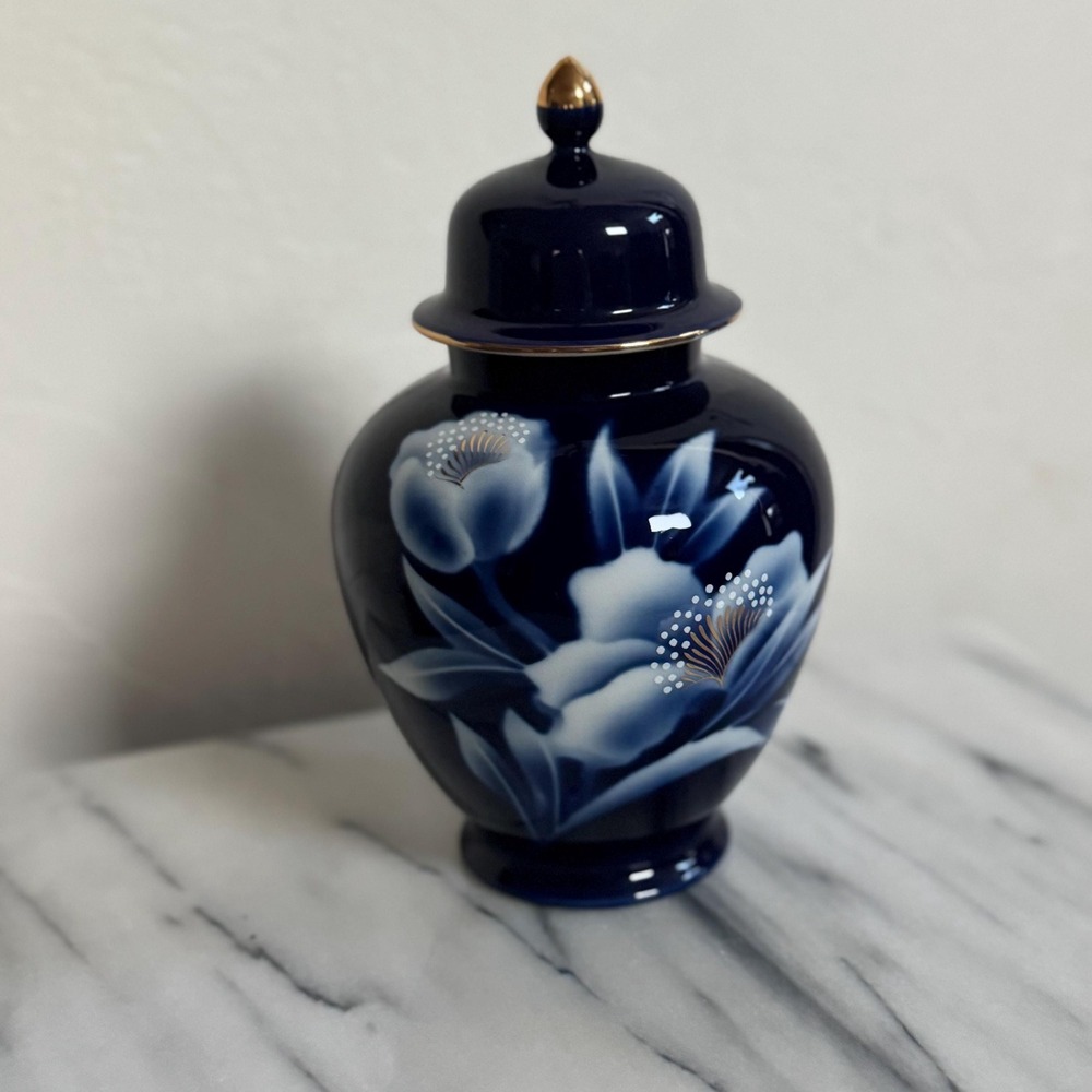 Vintage Japanese Cobalt Blue Ginger Jar Gold Trim Hand‎ Painted Floral